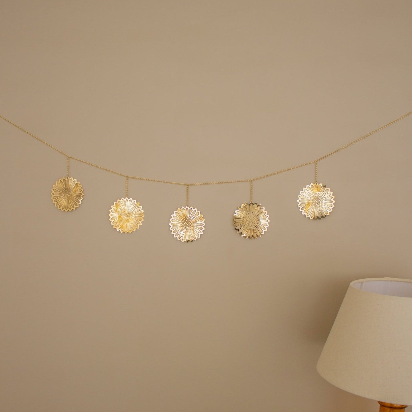 Daisies Garland