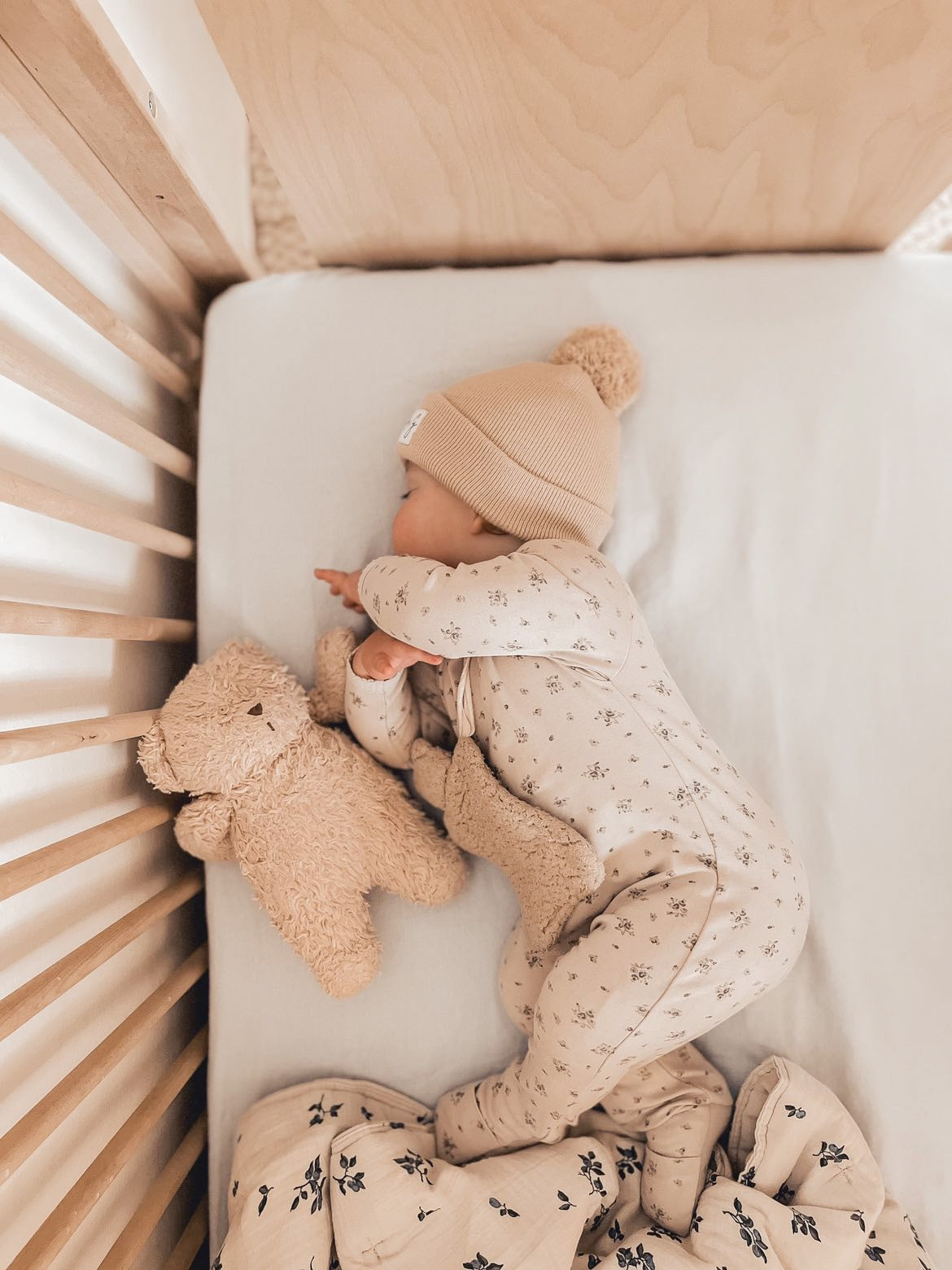 Linen Nursery Fitted Sheet - Blue Skies