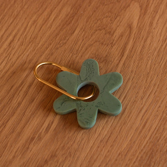Kip Resin Flower Keyring - Pistachio