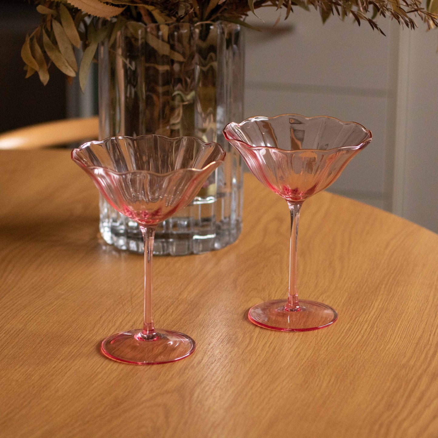 Our coupes feel vintage, romantic and fun. Perfect for cocktails, champagne, or even desserts, made for dinner parties, summer drinks and beautifully styled tables. 